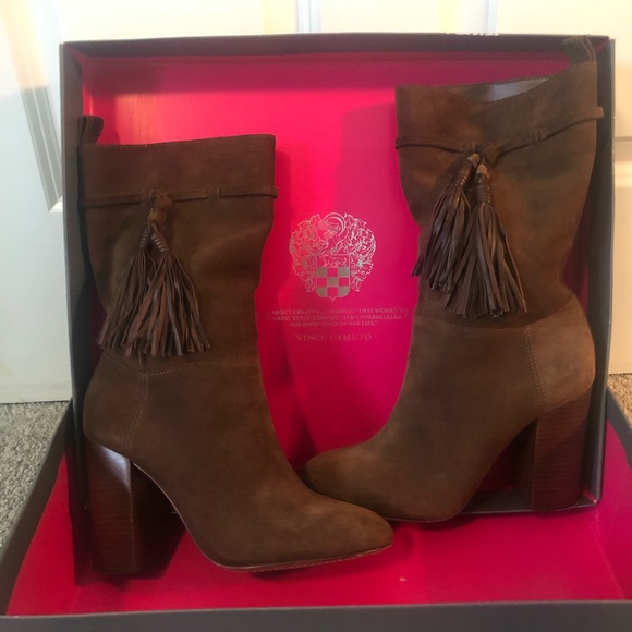 VINCE CAMUTO BOOTS - Picture 2 of 13